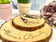 Load image into Gallery viewer, ROWEN Bangle
