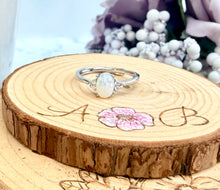 Load image into Gallery viewer, ELOWEN Adjustable Ring