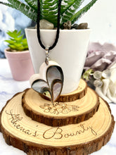 Load image into Gallery viewer, SHELLY Necklace