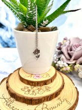 Load image into Gallery viewer, Birth Flower Necklace