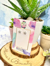 Load image into Gallery viewer, 925. Flower Studs
