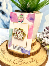 Load image into Gallery viewer, “So many books” Enamel pin
