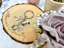 Load image into Gallery viewer, The traveller Keyring
