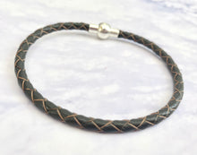 Load image into Gallery viewer, Leather braided bracelets
